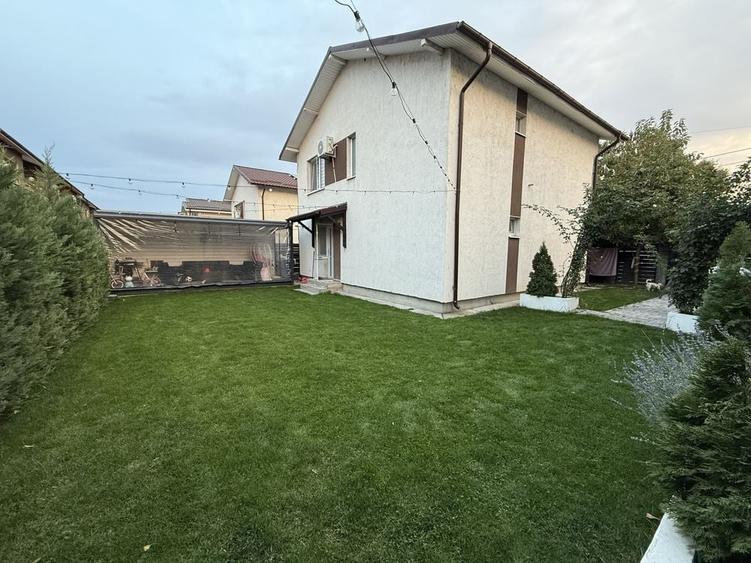 Casă cu 4 camere în Central