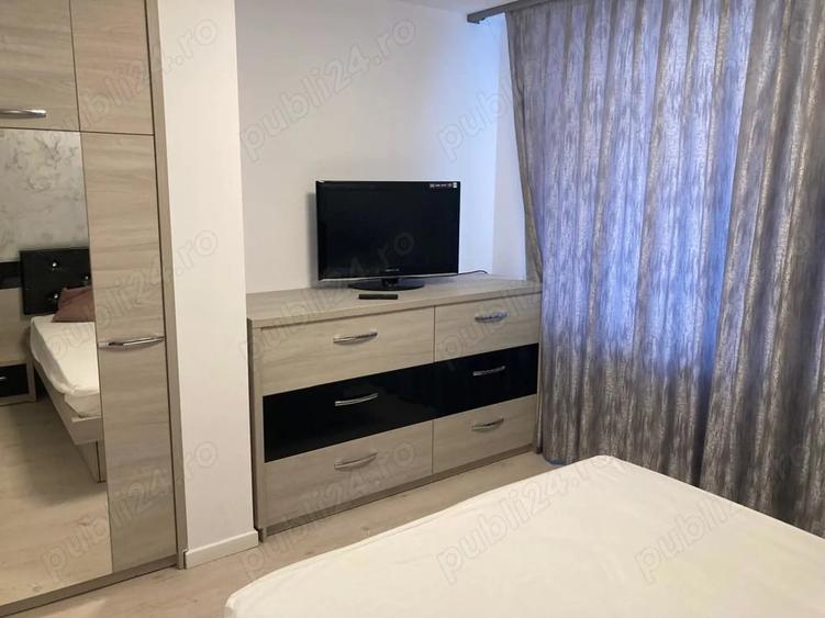 Apartament cu 3 camere decomandat, mobilat în Nufărul
