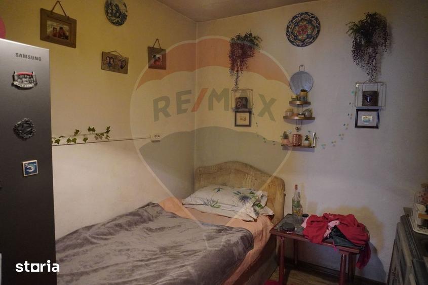 Casă cu 6 camere cu Teren 722 Mp în Bârsana