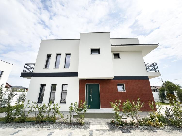 Casă individuală cu 4 camere cu Teren 320 Mp în Odăi