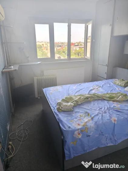 Apartament cu 3 camere decomandat în Micro 17