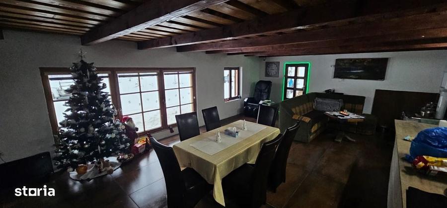 Casă cu 4 camere semidecomandat în Zece Hotare