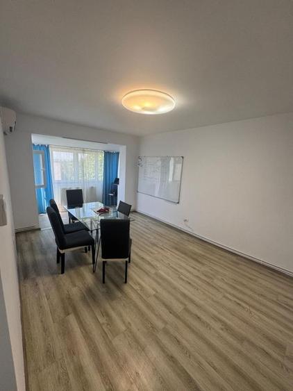 Apartament cu 3 camere decomandat în Tomis II