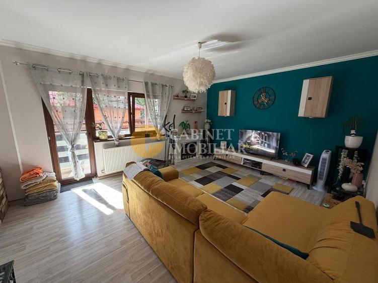 Apartament cu 3 camere decomandat, mobilat în Vișani