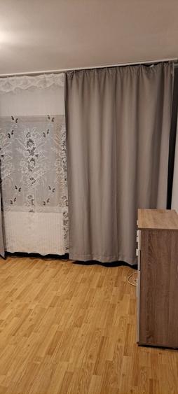 Apartament cu 3 camere semidecomandat în Govândari