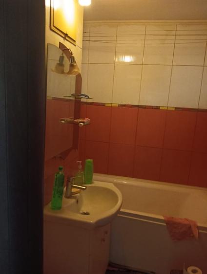 Apartament cu 3 camere decomandat în Rahova