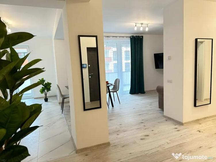 Apartament cu 3 camere decomandat în Lazaret