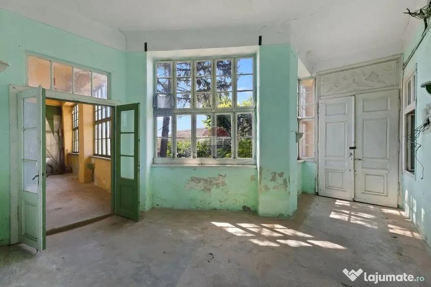 Casă cu 5 camere cu Teren 853 Mp în Ultracentral