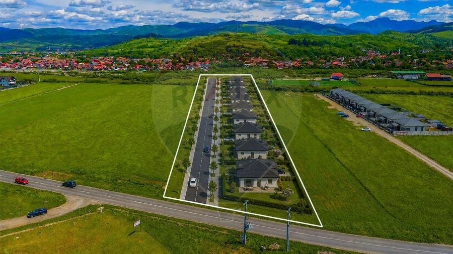 Teren Construcții intravilan de 8600 mp, în Tărlungeni