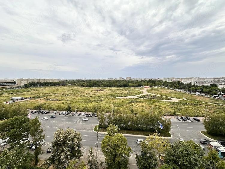 Apartament cu 3 camere semidecomandat, mobilat în Titan