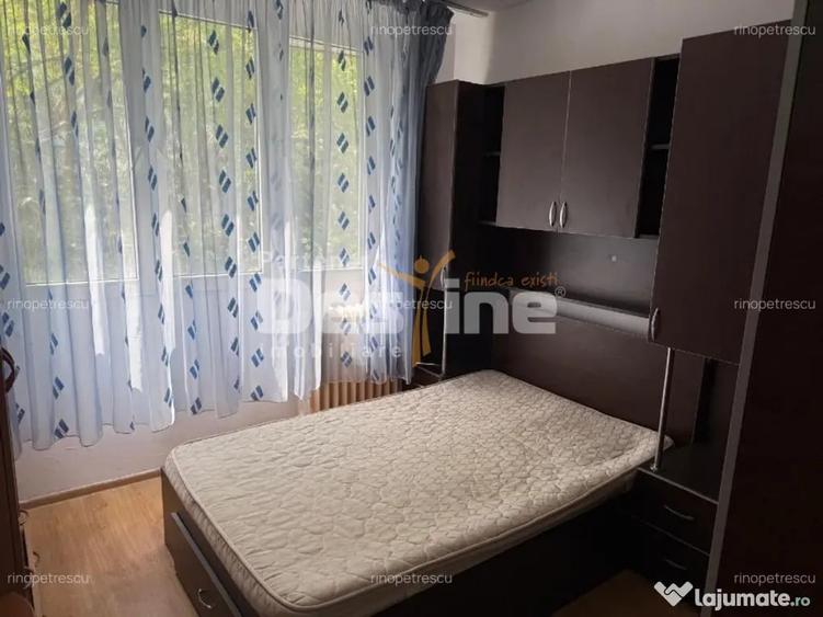 Apartament cu 3 camere semidecomandat în Central