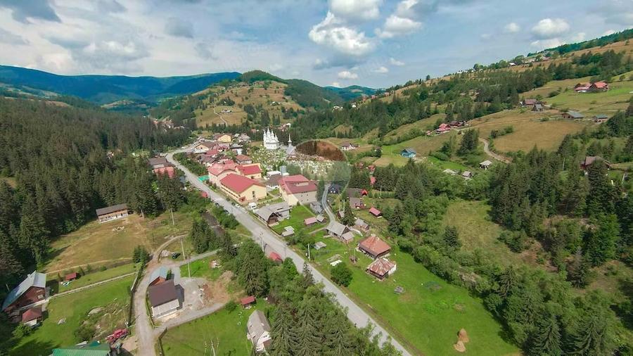Casă cu Teren 3326 Mp în Arieșeni