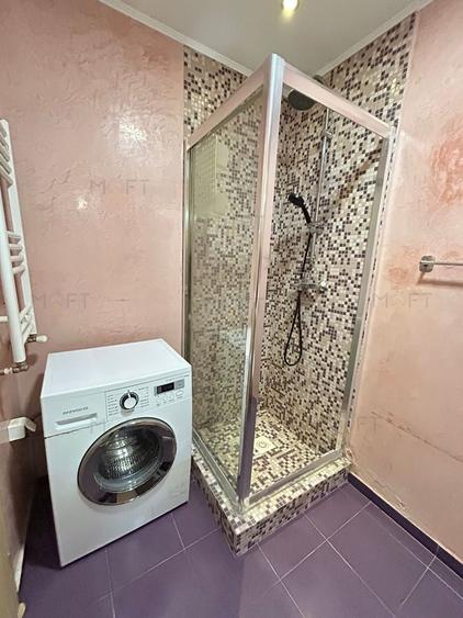 Apartament cu 3 camere semidecomandat, mobilat în Păcii