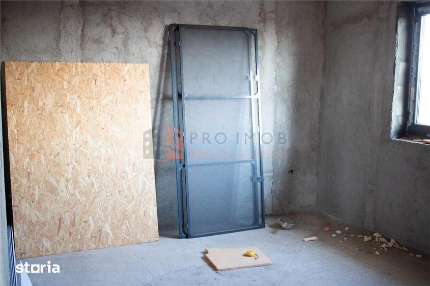 Casă cu 5 camere decomandat cu Teren 480 Mp în Mărăcineni