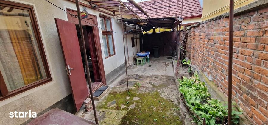 Casă cu 4 camere cu Teren 108 Mp în Muncitoresc