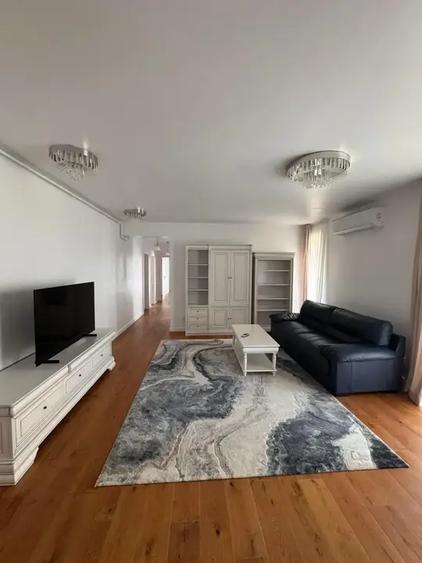 Apartament cu 4 camere decomandat, mobilat în Herăstrău