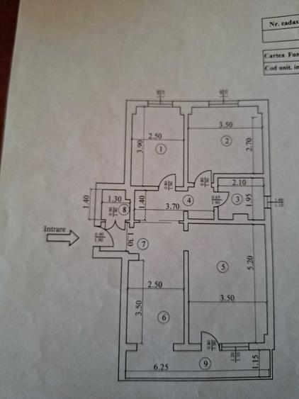 Apartament cu 3 camere decomandat în Valea Muscelului