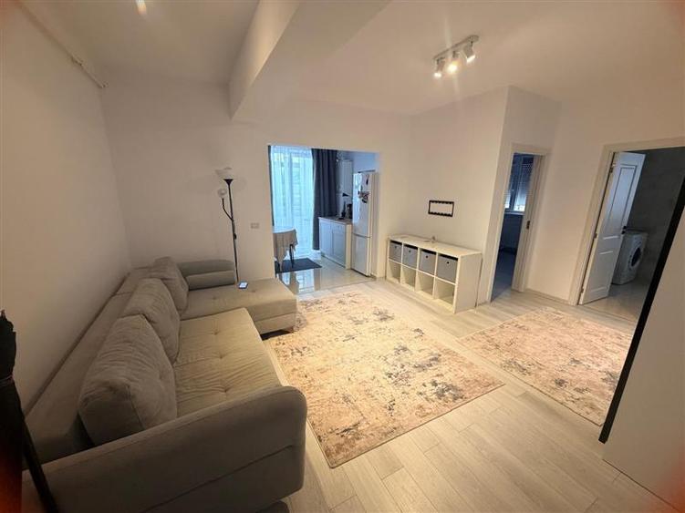 Apartament cu 2 camere decomandat în Aeroport
