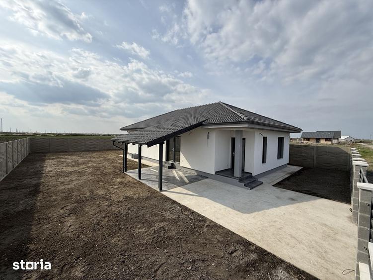 Casă cu 4 camere cu Teren 580 Mp în Sânmihaiu Român