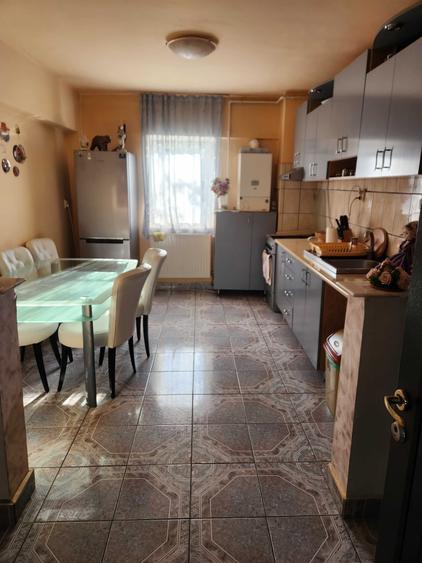 Apartament cu 2 camere semidecomandat în Micro 16