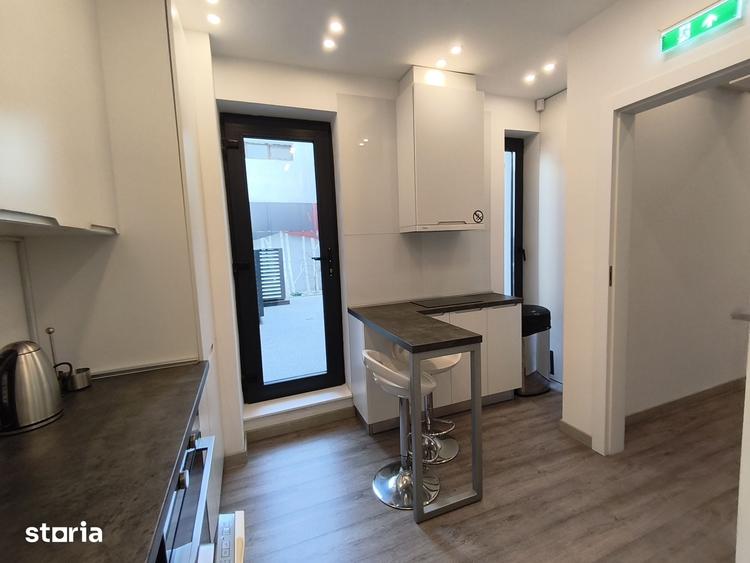 Spațiu comercial, de 100 mp, în Central