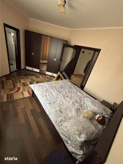 Casă cu 7 camere cu Teren 1100 Mp în Valea Borcutului