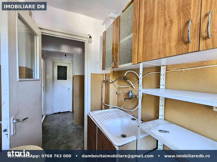 Apartament cu 3 camere semidecomandat în Micro 9