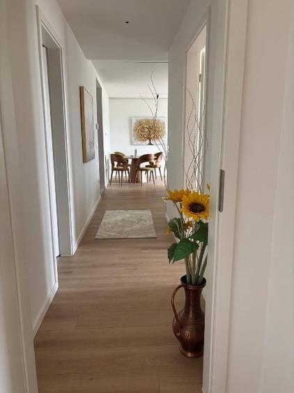 Apartament cu 3 camere decomandat, mobilat în Tractorul