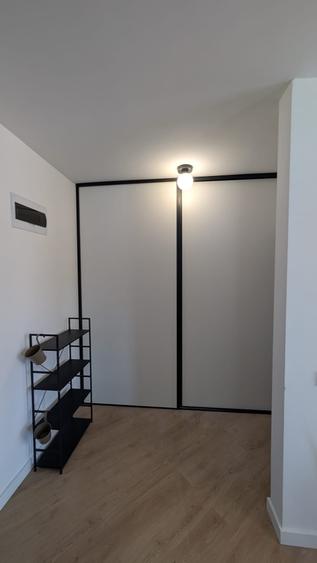 Apartament cu 3 camere semidecomandat în Florești