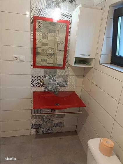 Apartament cu 3 camere, mobilat în Central