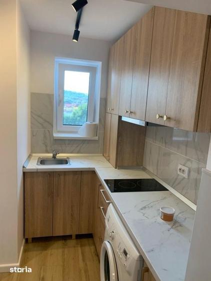 Apartament cu 2 camere semidecomandat, mobilat în Decebal