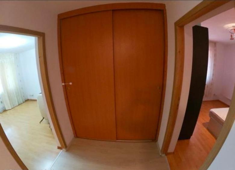 Casă cu 5 camere cu Canalizare în Central