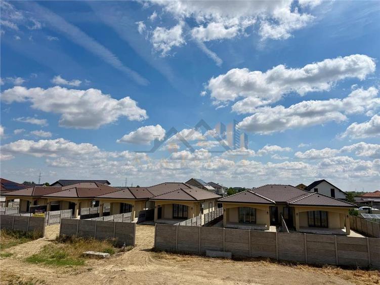 Duplex cu 3 camere cu Teren 366 Mp în Urseni