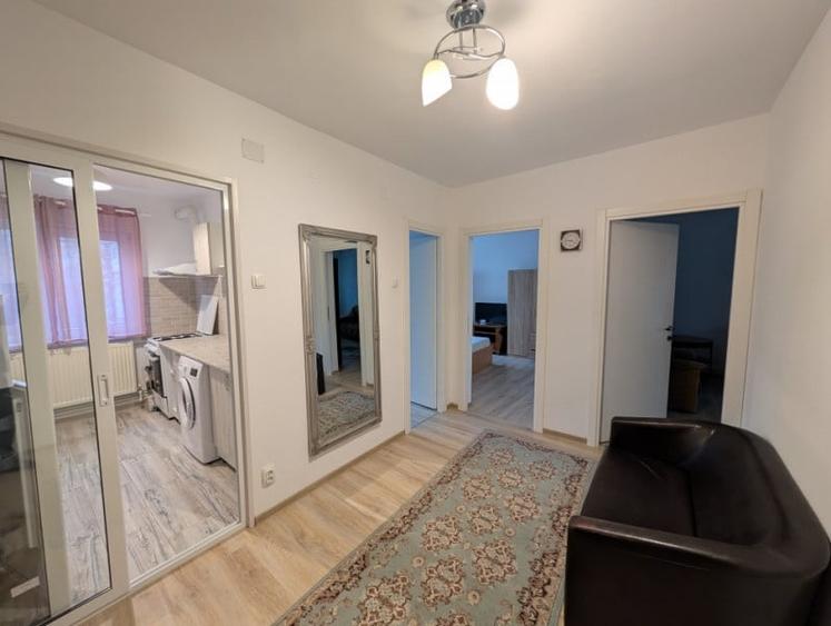 Apartament cu 2 camere decomandat, mobilat în Central