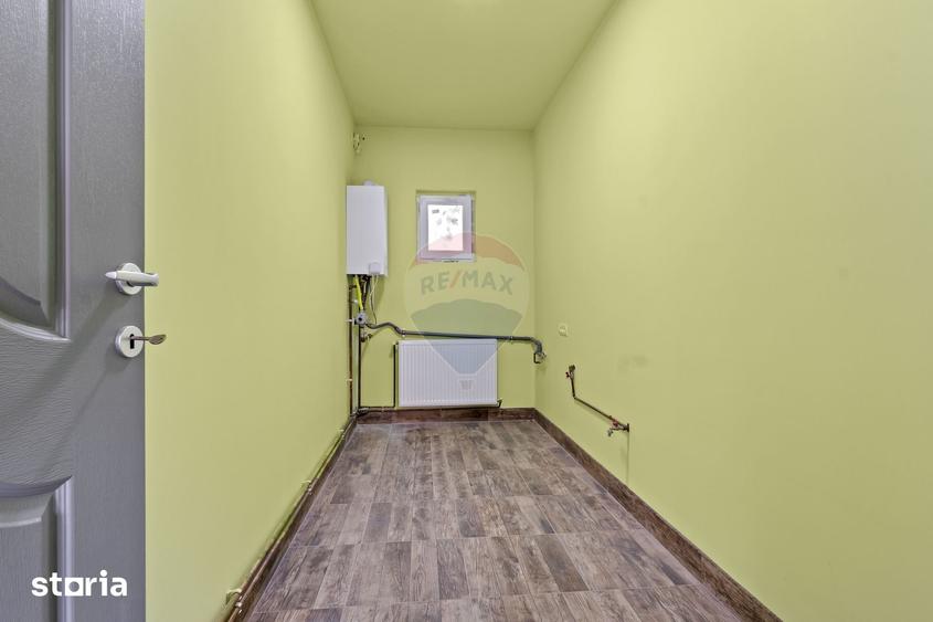 Casă cu 7 camere cu Teren 1363 Mp în Sânnicolau Mic