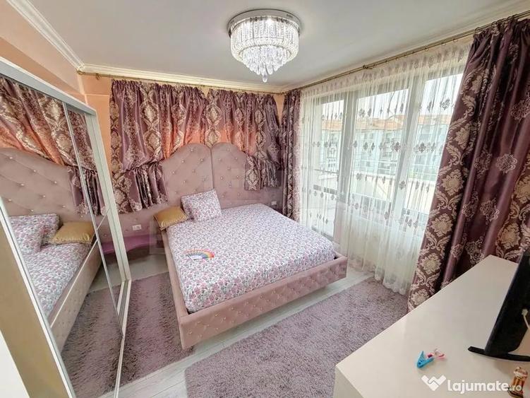 Apartament cu 5 camere decomandat în Craiovița Nouă