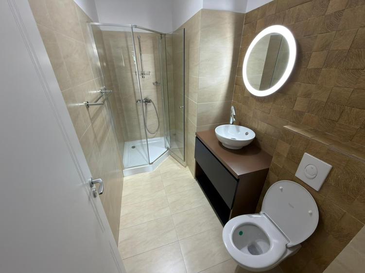Apartament cu 3 camere în Sisești