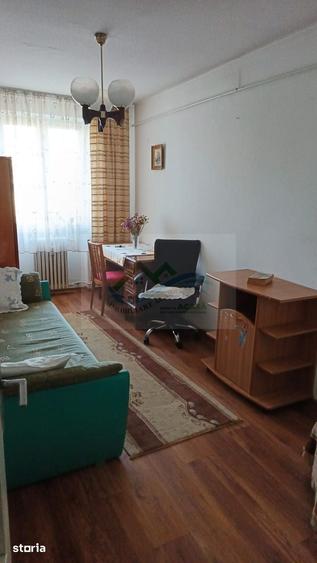 Apartament cu 3 camere în George Enescu