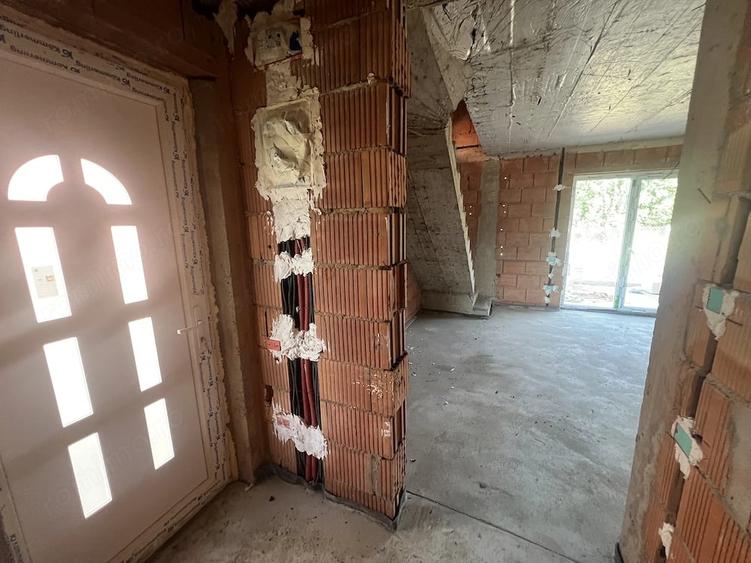 Casă cu 3 camere cu Teren 150 Mp în Remetea Mare