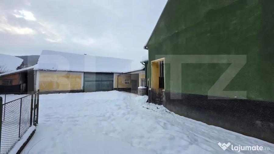 Casă cu 2 camere cu Teren 3200 Mp în Central