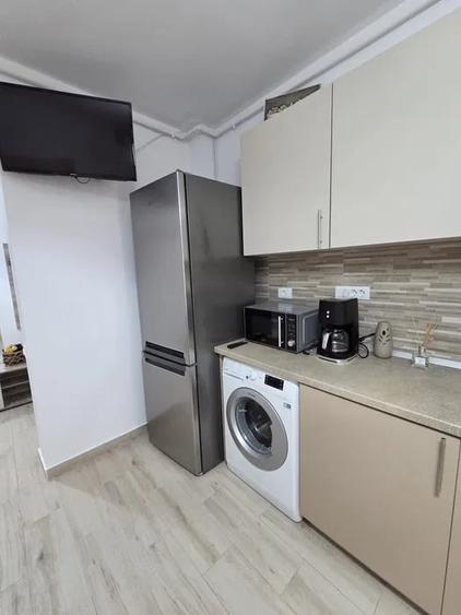 Apartament cu 2 camere decomandat, mobilat în Apărătorii Patriei