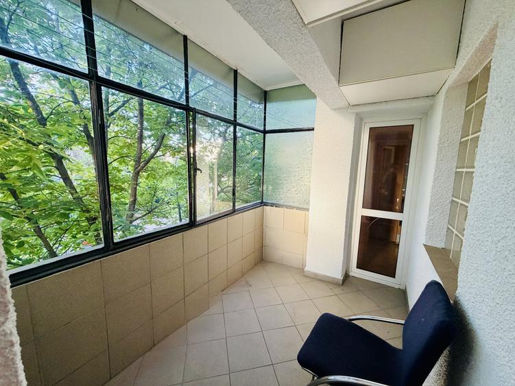 Apartament cu 3 camere decomandat, mobilat în Lujerului