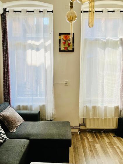 Apartament cu 2 camere semidecomandat, mobilat în Brașovul Vechi