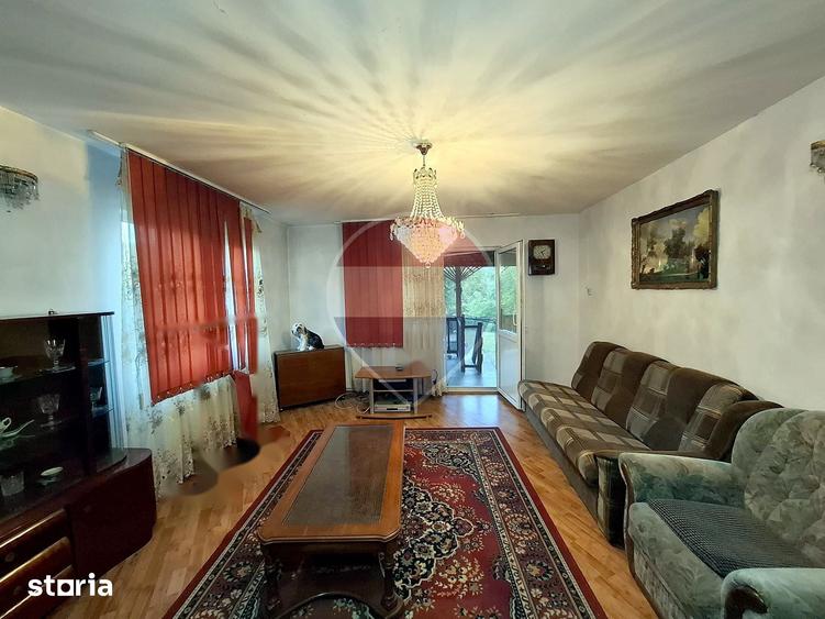 Casă cu 7 camere cu Teren 826 Mp în Provița de Sus