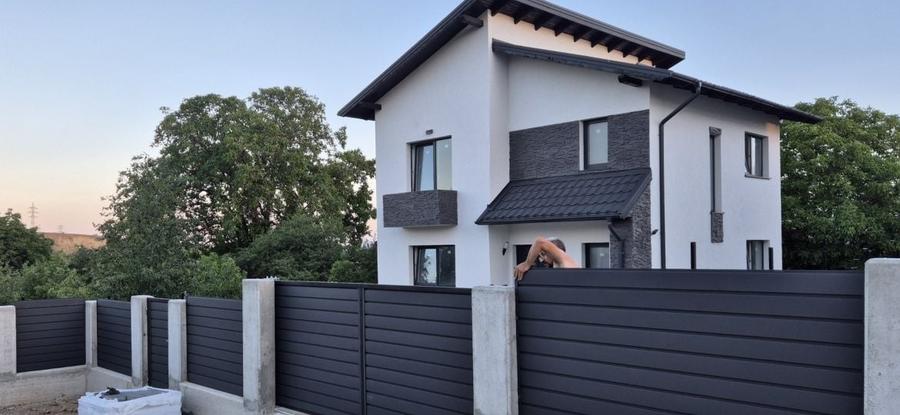 Casă cu 4 camere cu Teren 400 Mp în Central