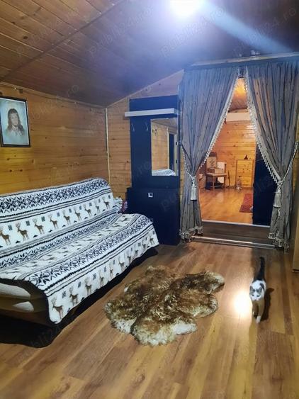 Casă cu 6 camere cu Teren 1359 Mp în Glina