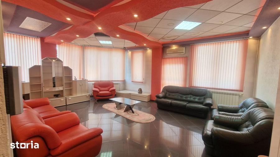 Casă cu 5 camere cu Piscina în Pieptănari