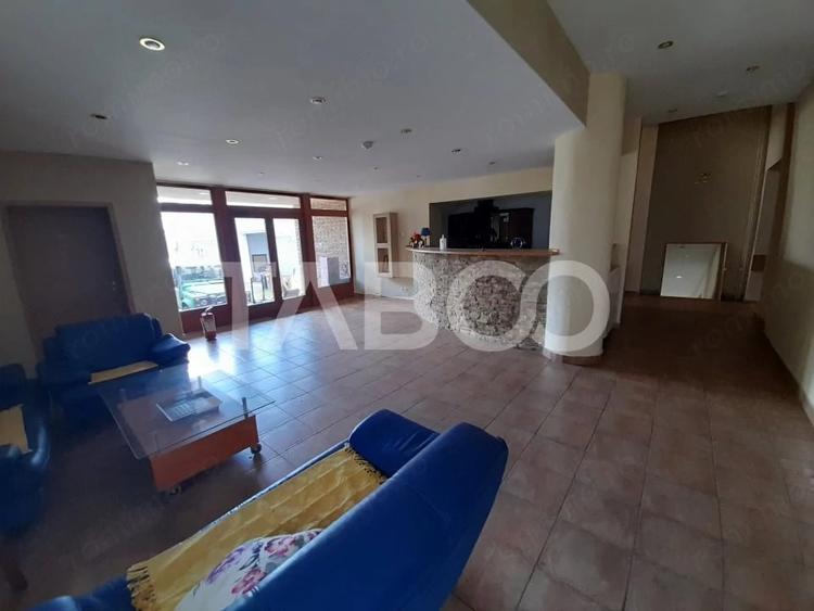 Spațiu comercial, de 2,300 mp, în Central