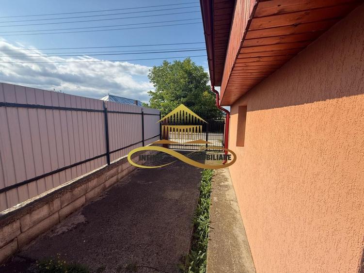 Casă individuală cu 2 camere cu Canalizare în Săucești