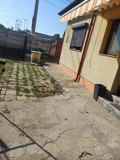 Casă cu 3 camere cu Teren 250 Mp în Central